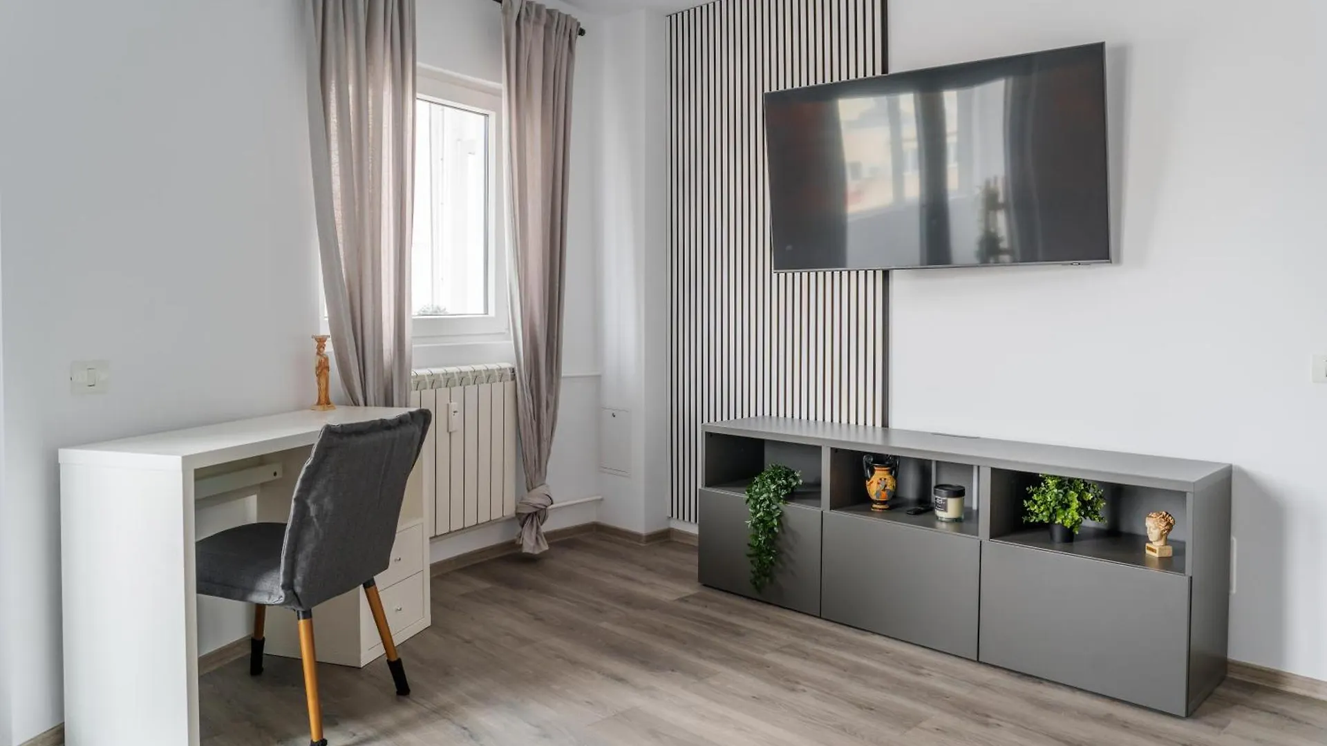 Urban House Bucharest Apartment